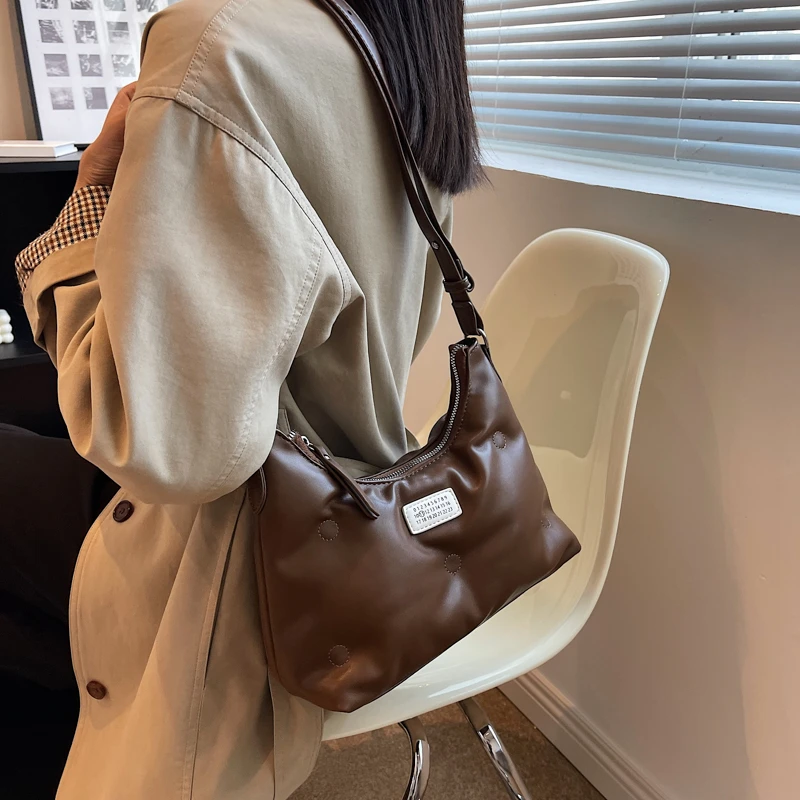 Vintage Pu Underarm Shoulder Bag Woman Designer Soft Leather Padded Handbag Women Winter Fashion Solid Crossbody Bag Large Purse