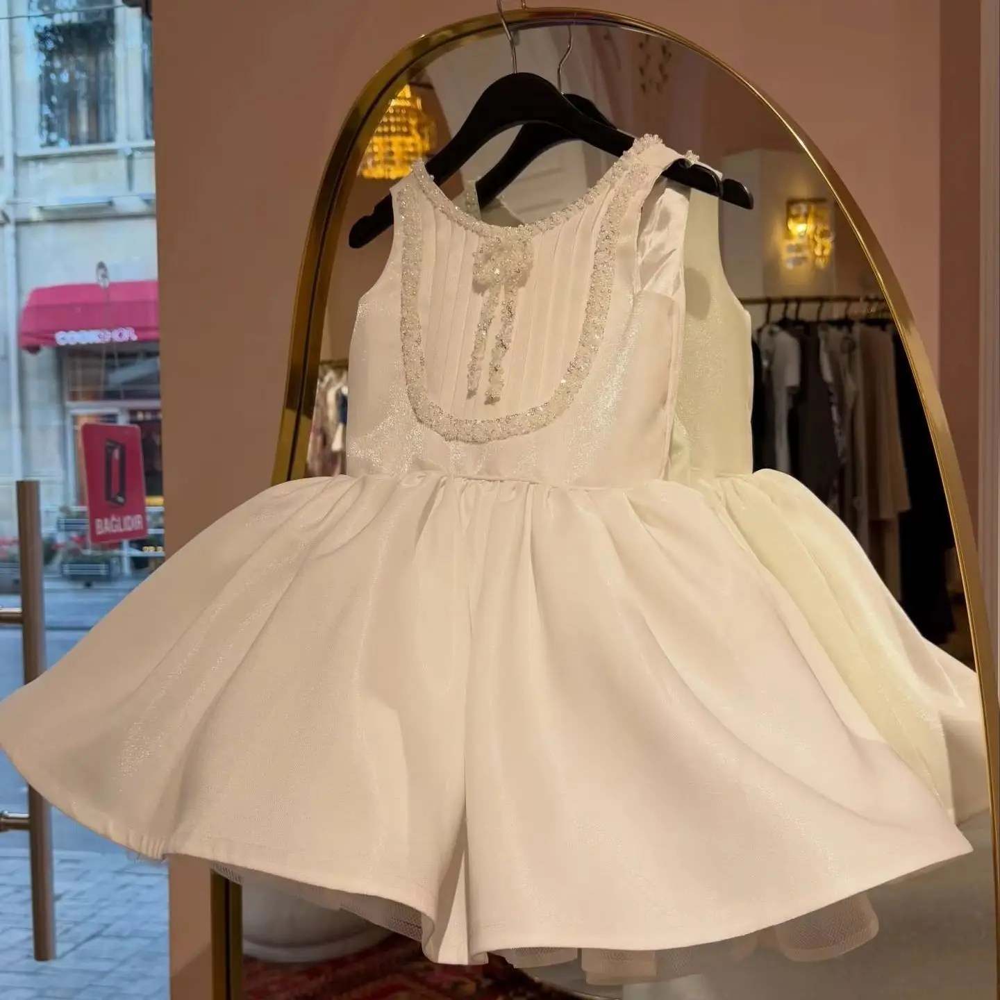 White Beading Flower Girl Dresses For Wedding Knee Length Litter Princess Girl's Birthday Gowns First Communion Dresses
