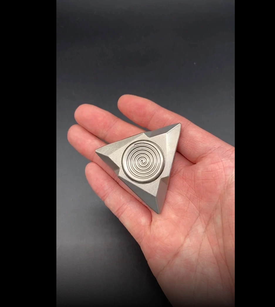 

Tungsten Anubis Push Fingertip Gyroscope EDC