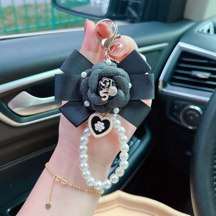 Creative Thread Camellia Flower Key Chain Pearl Chain Fashion Personality Bag Pendant for Women Car Keychain Accessories