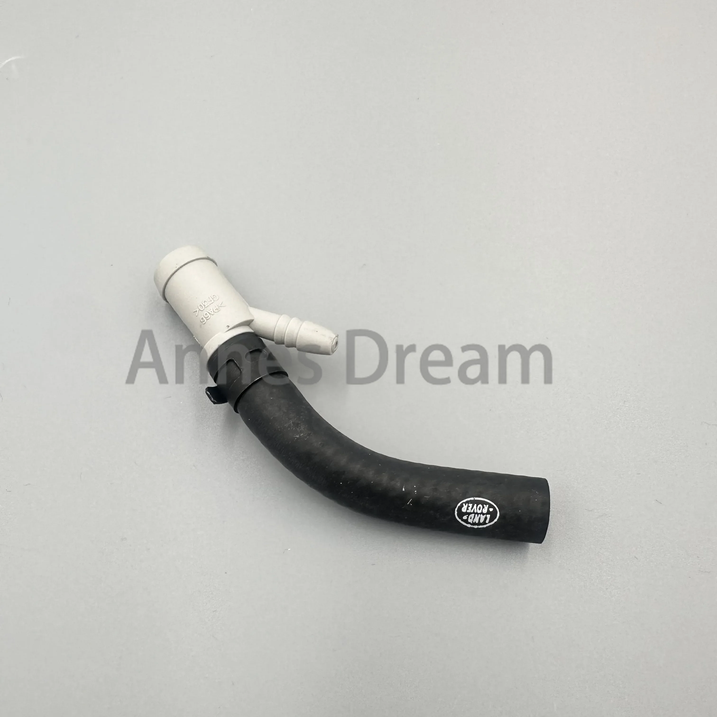 

Throttle Body Heater Outlet Hose LR045239 for Discovery 3 2006-2009 for Discovery 4 for Range Rover Vogue for Range Rover Sports