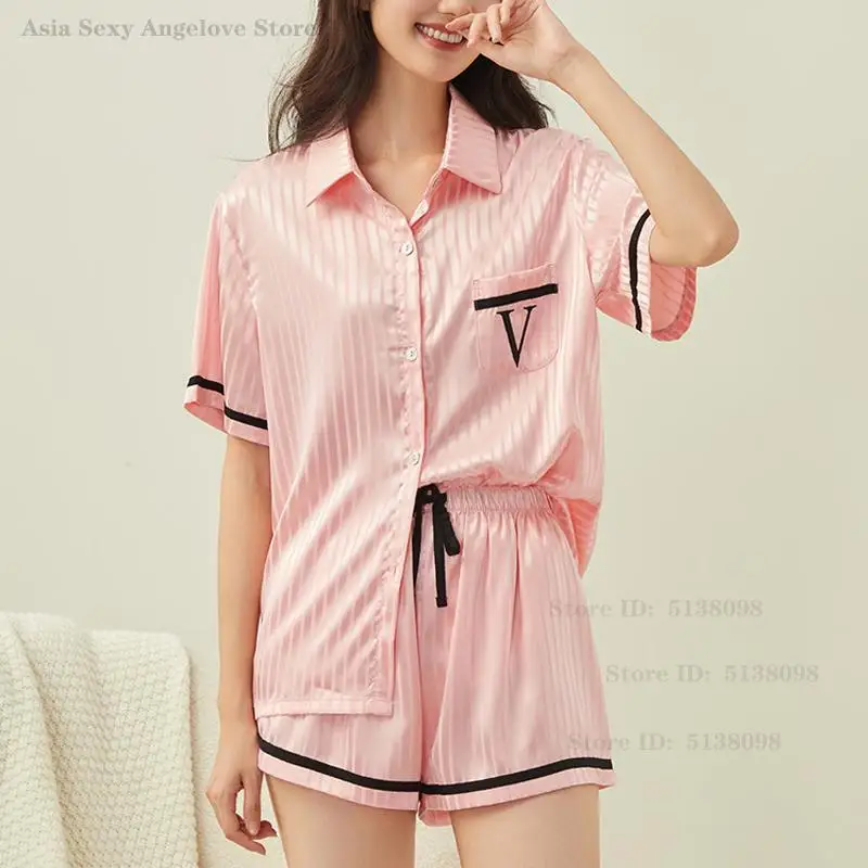طقم بيجامات جديد لربيع وصيف ملابس نوم مخططة باللون الوردي بأكمام قصيرة بدلة بيجامات من الحرير الجليدي والساتان ملابس منزلية