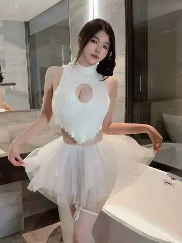 Doux femmes débardeur Mini robe 2025 nouvelle mode Sexy Style Mature vison velours Sexy poitrine exposant pull robe courte élégante MUJ8