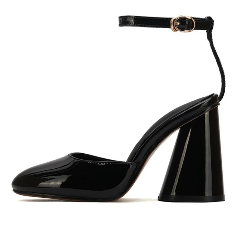 Pumps women shoes   Thick Heel  Women shoes leather  Big size  Light Weight  Round toe  Retro  simple and elegant