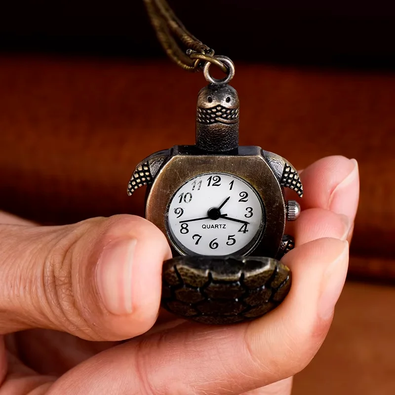 Retro bronze pocket watch Little Turtle pocket watch flip quartz pocket watch Necklace hang watch alloy pocket watch