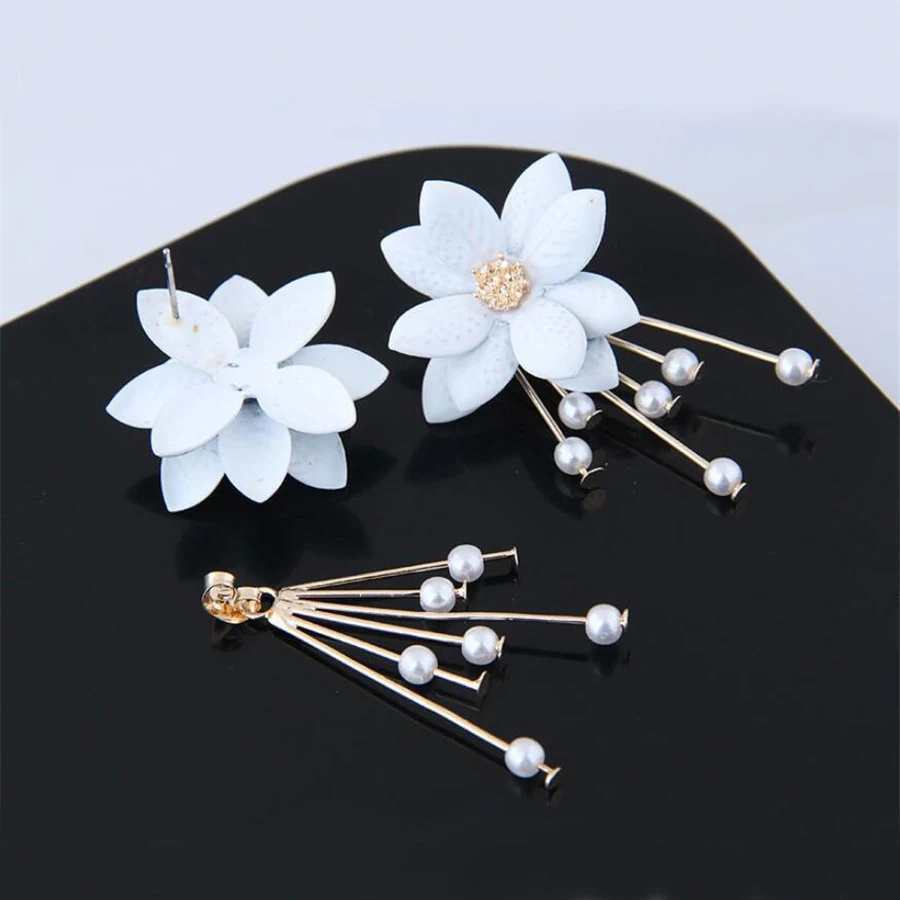 New Zinc Alloy Trendy Plant Women Dangle Earrings Petal Pearl Sweet Earrings Flowers Earrings For Women Drops Earrings