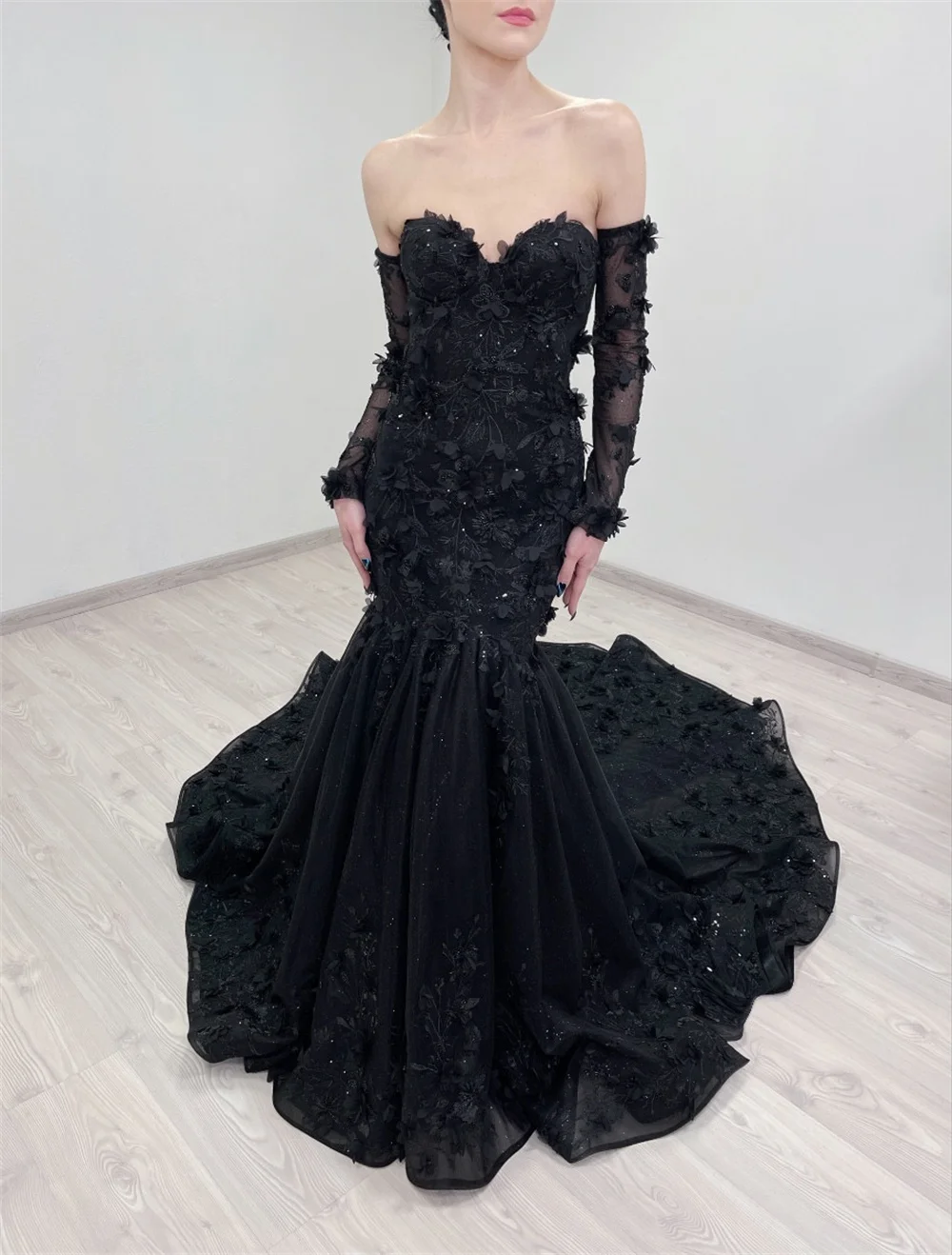 طوكيو مخصص الأسود قبالة الكتف فساتين الزفاف انفصال الأكمام الدانتيل متابعة ثوب الزفاف قطار المحكمة حورية البحر ثوب الزفاف