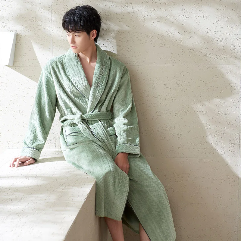 New Arrival Winter Autumn Casual Thick Flannel Male Nightwear Men Bathrobe Belt Elegant Bathroom Spa Coral Velvet Men Robe