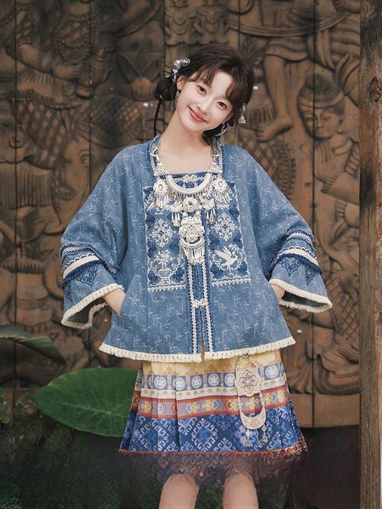 

Ele Embroidered Square Collar Denim Jaet And ort Tailed Skirt Women's Hanfu Set Faionable Ethnic Sle