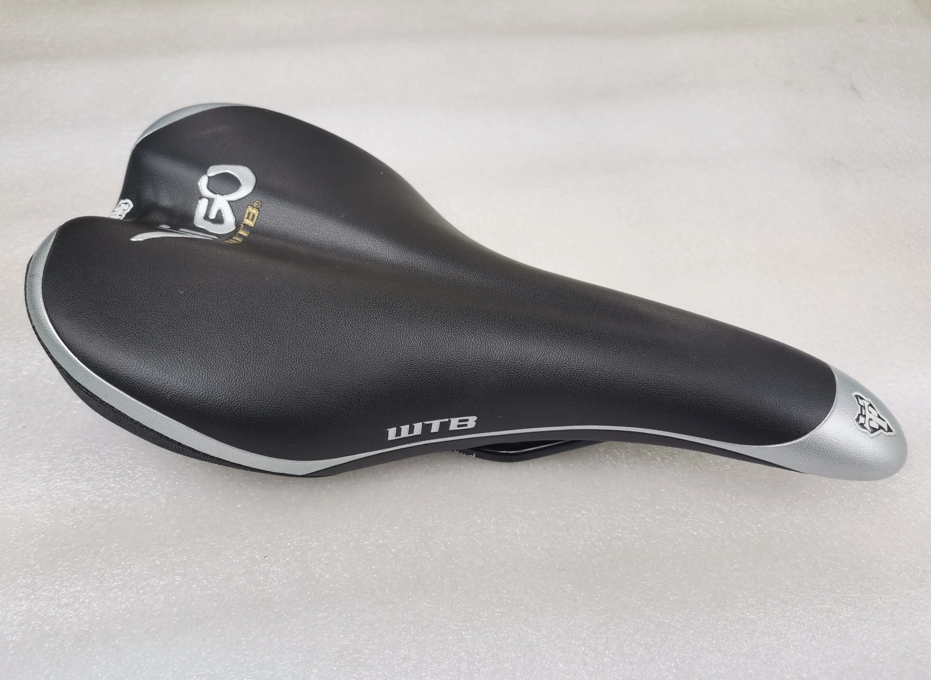 

VIGO SADDLE SEAT MTB CITY BIKE 340 г СТАЛЬНАЯ RAIL ЧЕРНАЯ L280 мм x W145 мм