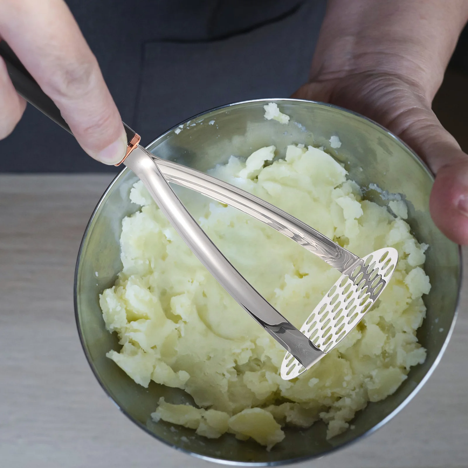 

1Pcs Potato Masher Useful Household Vegetable Smasher Easy Pressing Tool for Fast Mashing Bananas Vegetables Potatoes Kitchen