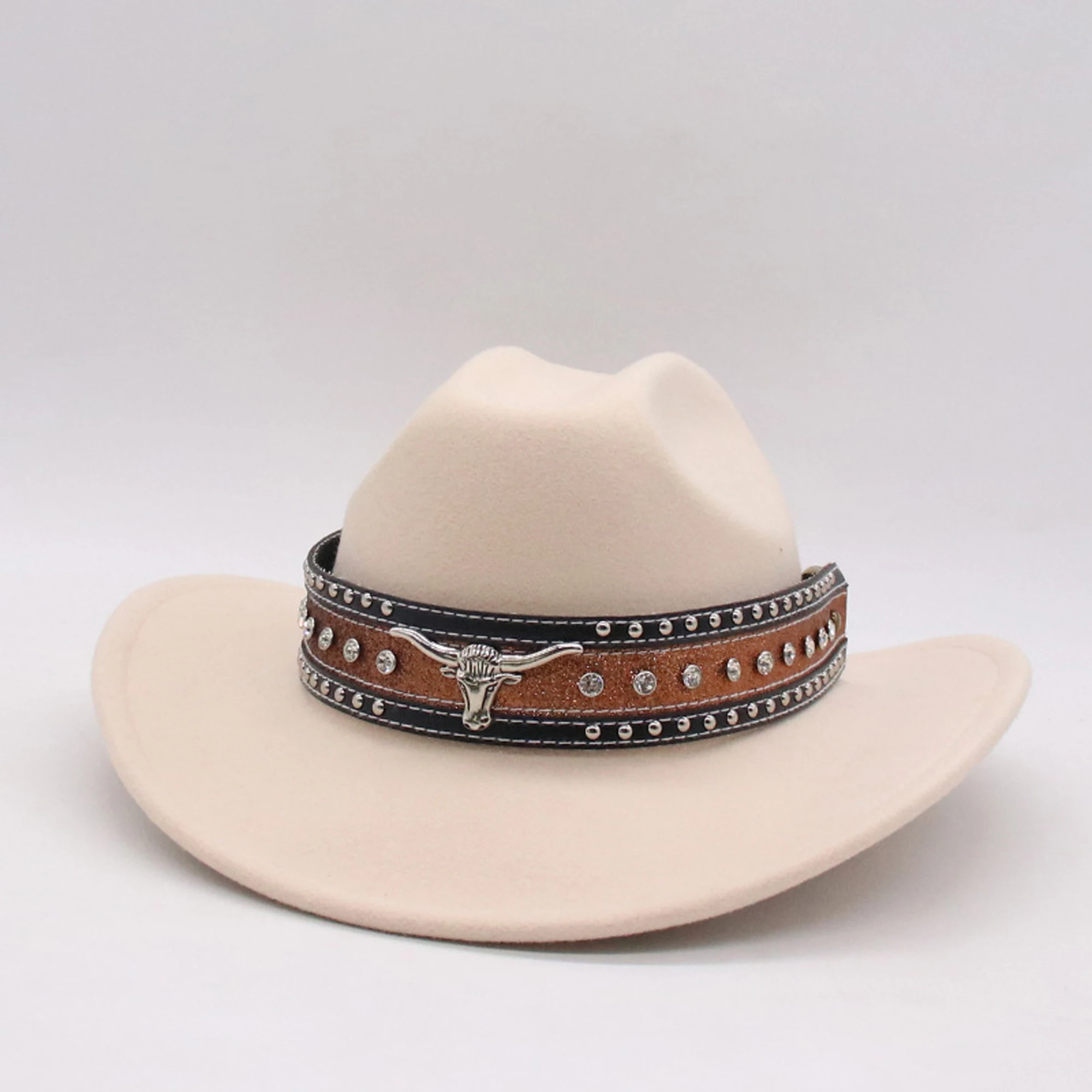 

Fashionable Wide Brim Hat with Rhinestone Bull Belt - Trendy Cowgirl Cap for Men and Women Perfect for Outdoor Activities
