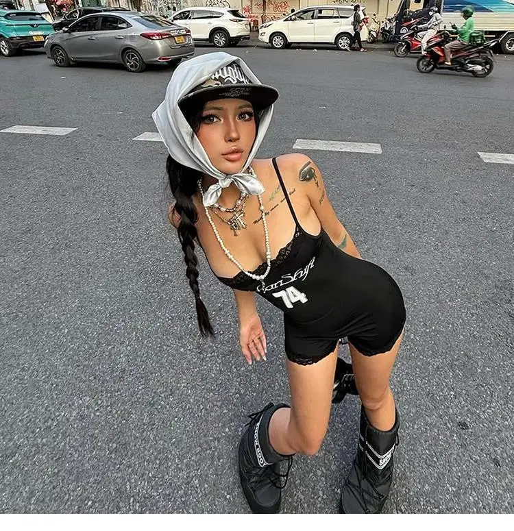 ชุดบอดี้สูทกระชับสัดส่วนสำหรับผู้หญิง คอร์เซ็ตรัดเอว แบบรัดใต้หน้าอกและเหนือหน้าอก เซ็กซี่ มีโครงเหล็กดันทรง กระชับรูปร่าง ยืดหยุ่น