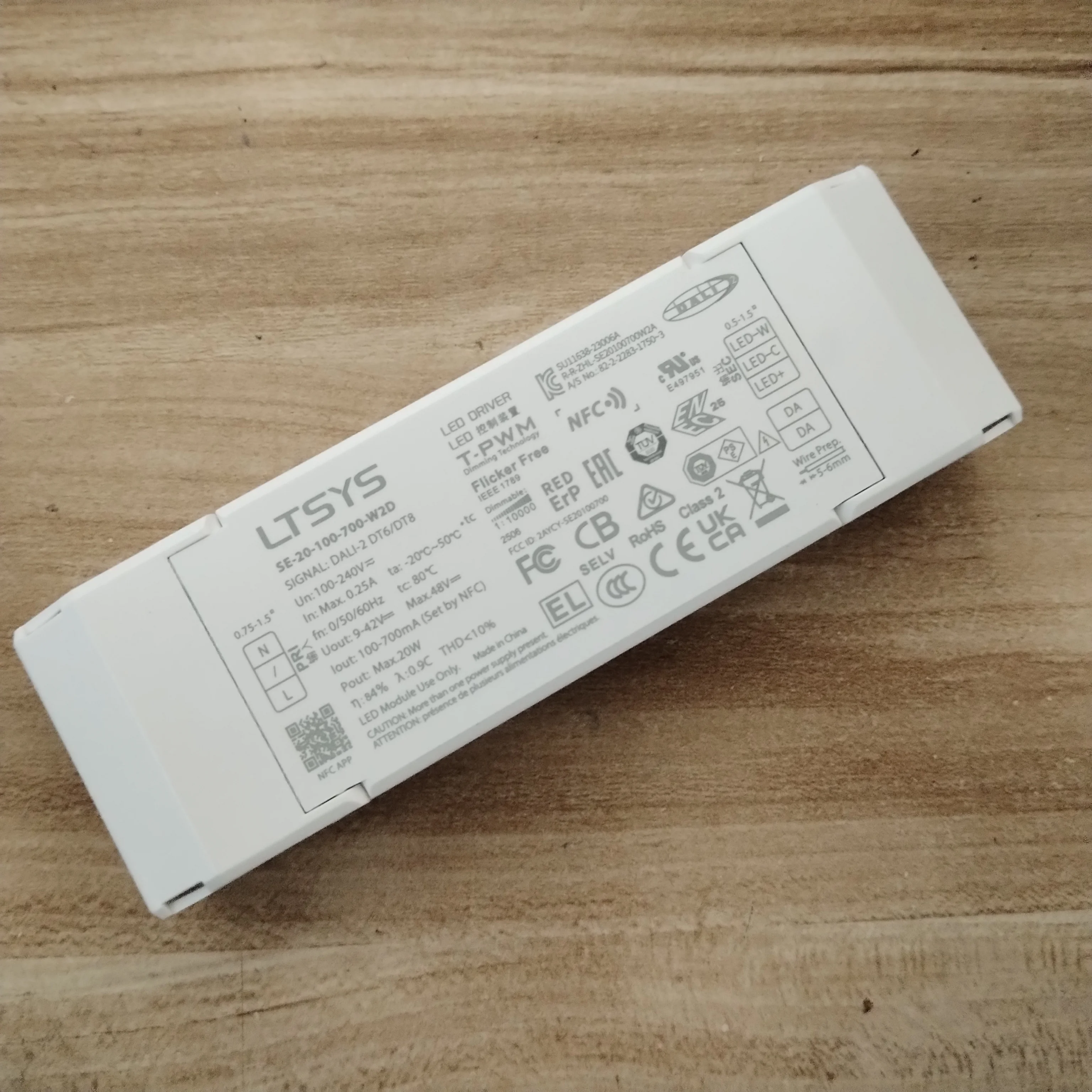 LTECH 20W 100-700mA NFC CC DALI DT6 DT8 LED CCT Driver;AC 100-240V Dali-2 Constant Current Tunable White Driver Power Supply
