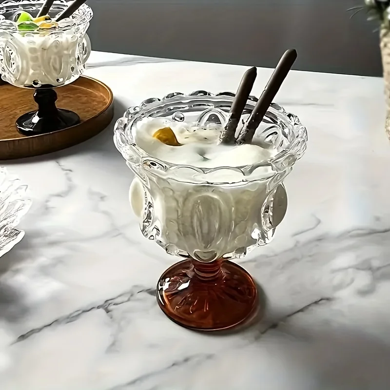 

Стеклянная чашка с тиснением в скандинавском стиле на высоких ножках, элегантная миска для десертного мороженого в европейском стиле, йогурта