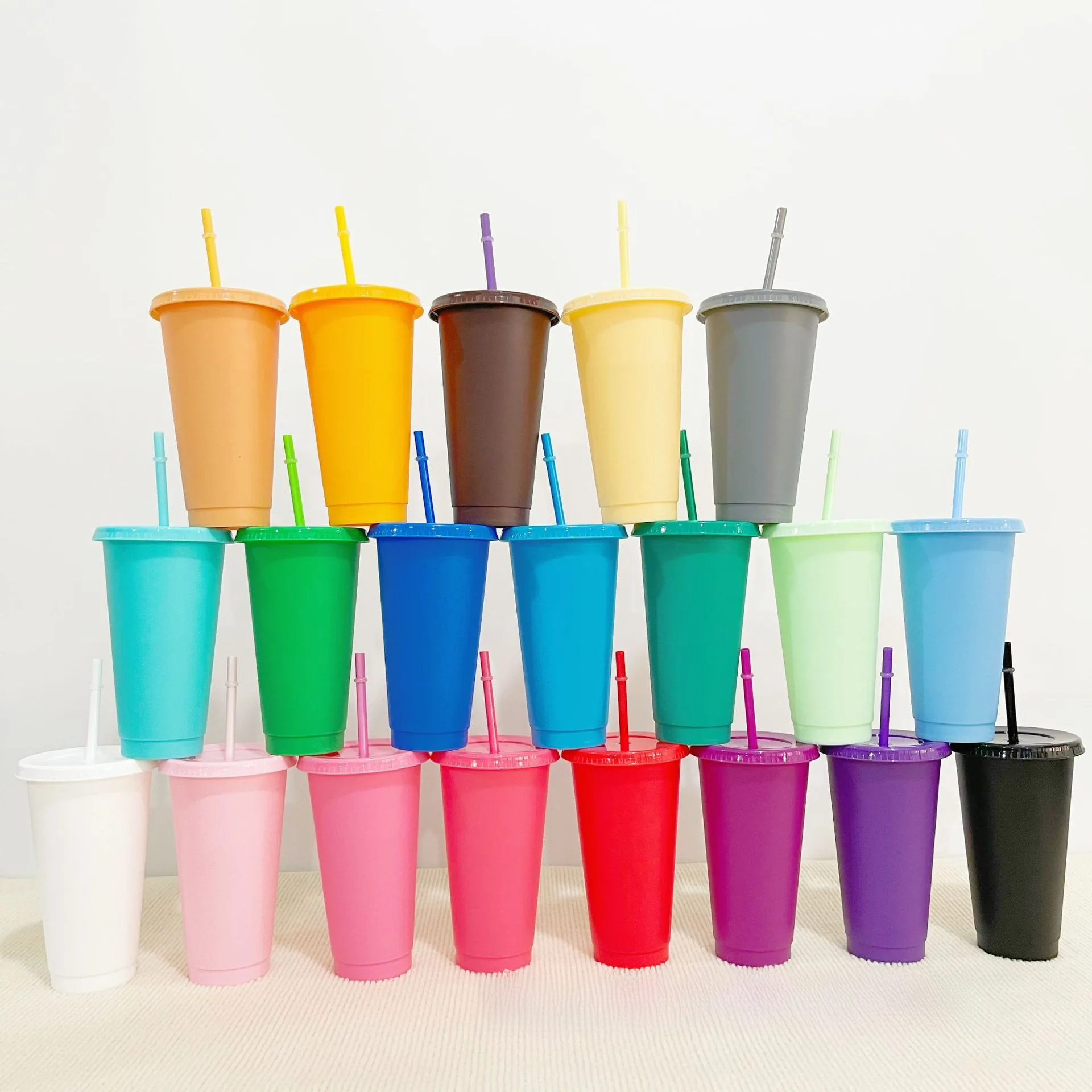 Factory Direct colorful multi-color single layer 710m large capacity pp plastic straw Cup fashion water Cup wholesale logo can b