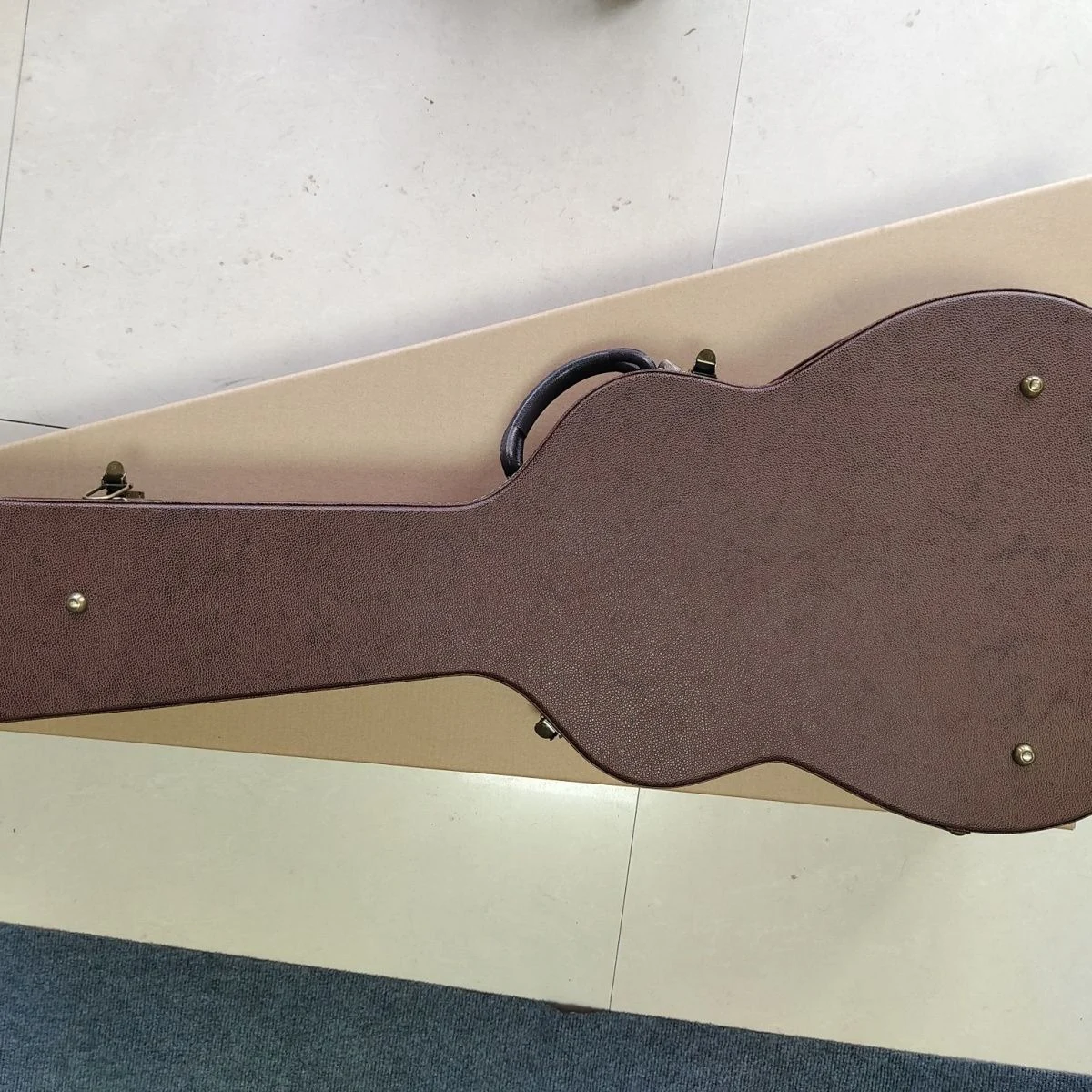 38 Inch 000 OM Acoustic Guitar Hard Case Brown PU Leather Red Plush Lining for M Style Folk Guitar
