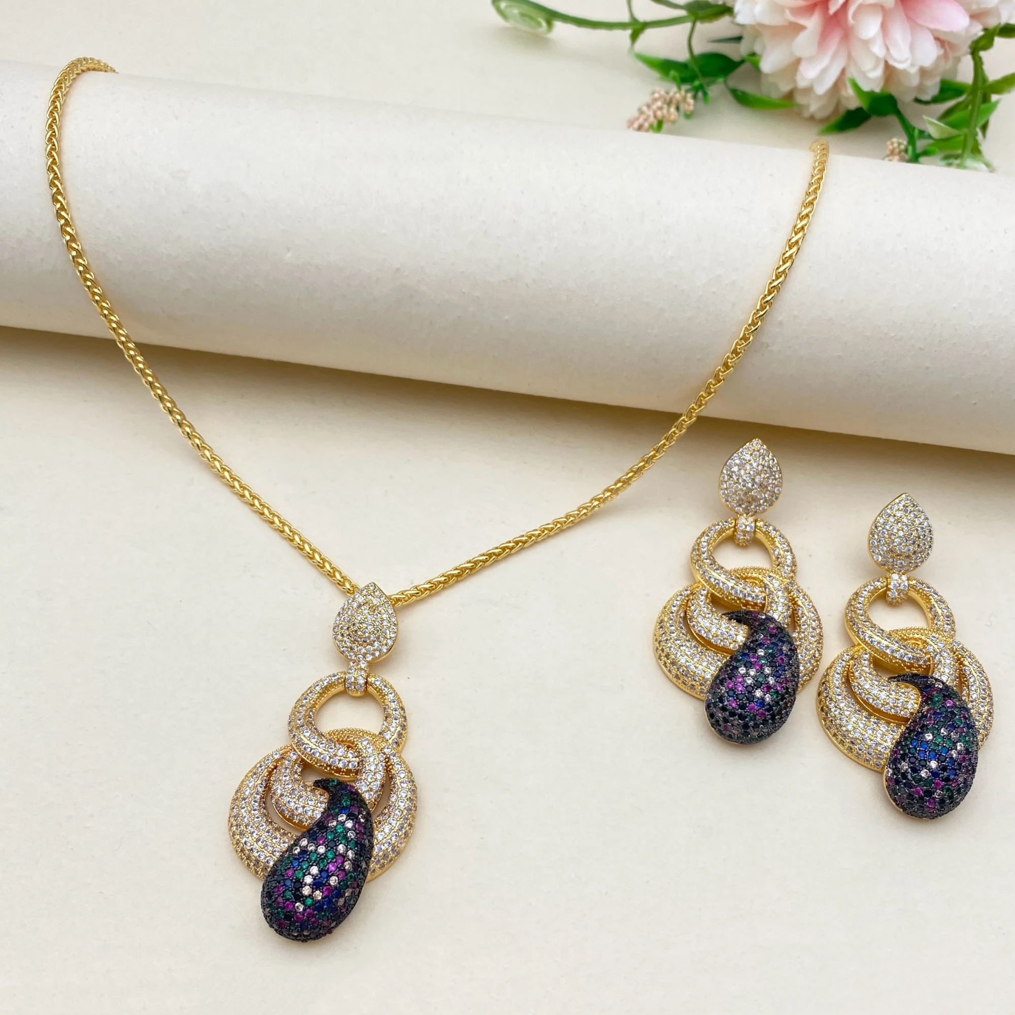 

Flora High-end Gold Plated Zirconia Colored Necklace-Earrings Set Women's Luxury Jewelry Two-Piece Dubai