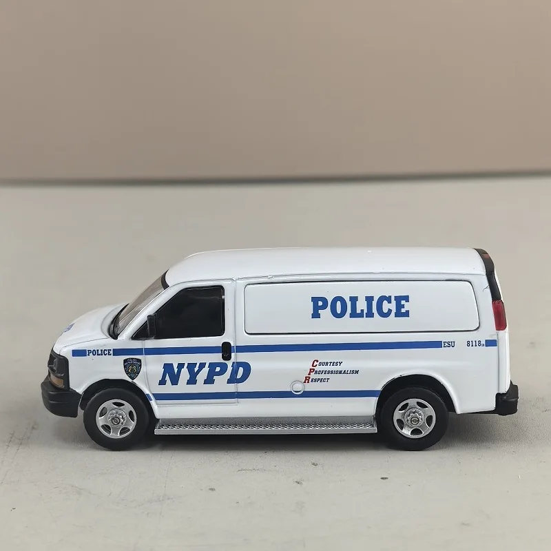 다이캐스트 1:64 스케일 쉐보레 NYPD 밴 페인트 경찰 자동차 합금 자동차 모델 소장 장난감 선물 기념품 디스플레이 장식품
