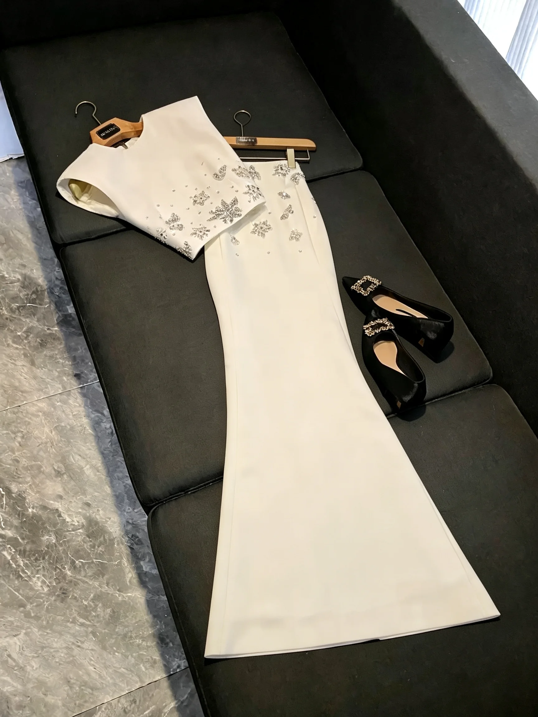 Elegant Diamond Embellished Vest And Skirt Set Women's Slimming Fashionable Two-Piece Suite Luxury Style round Neck Long Sleeve