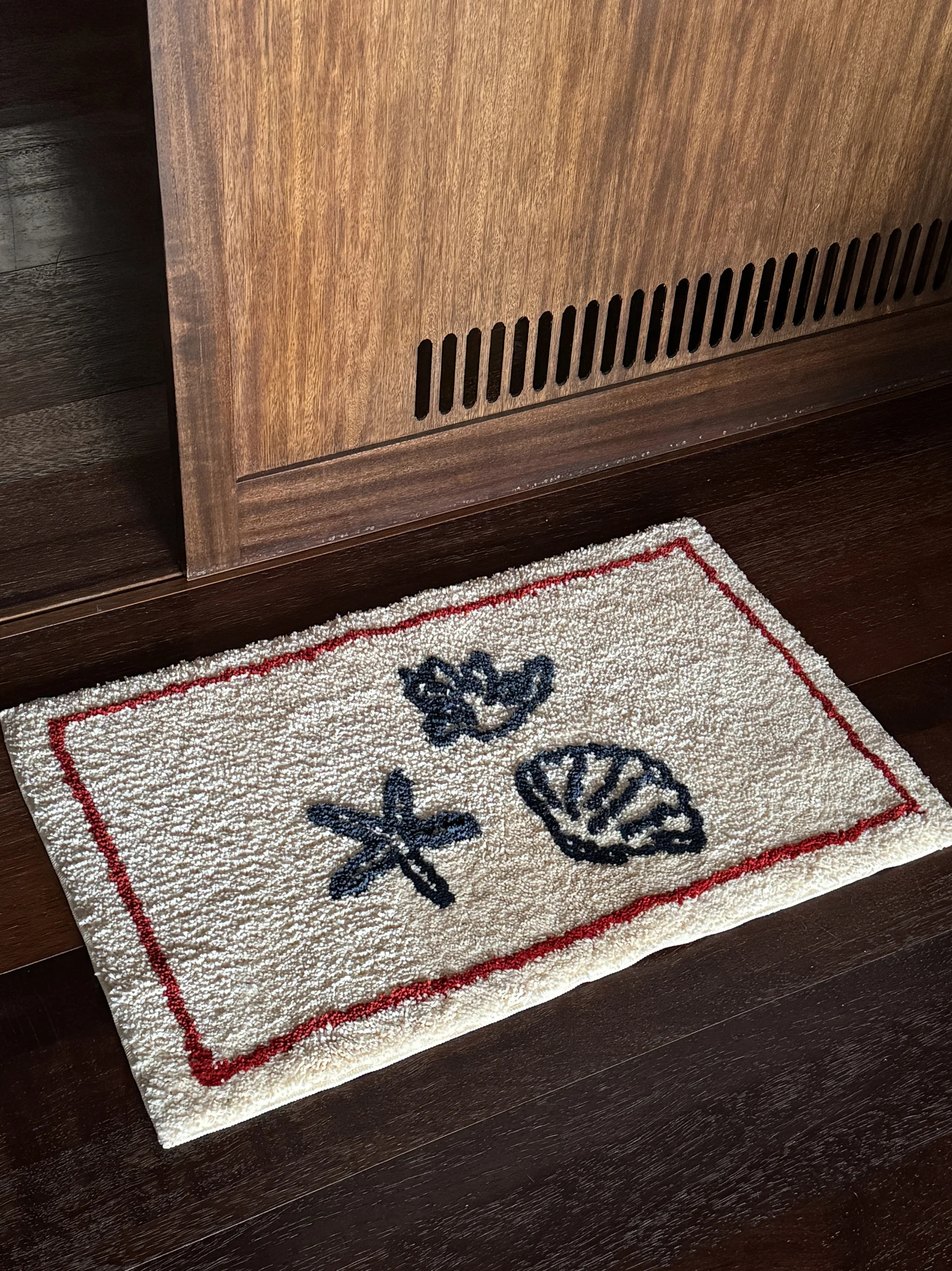 Sea Star and Shell French Plush Carpet, Non slip Mat for Home Bathroom, Bedroom Mat, Room