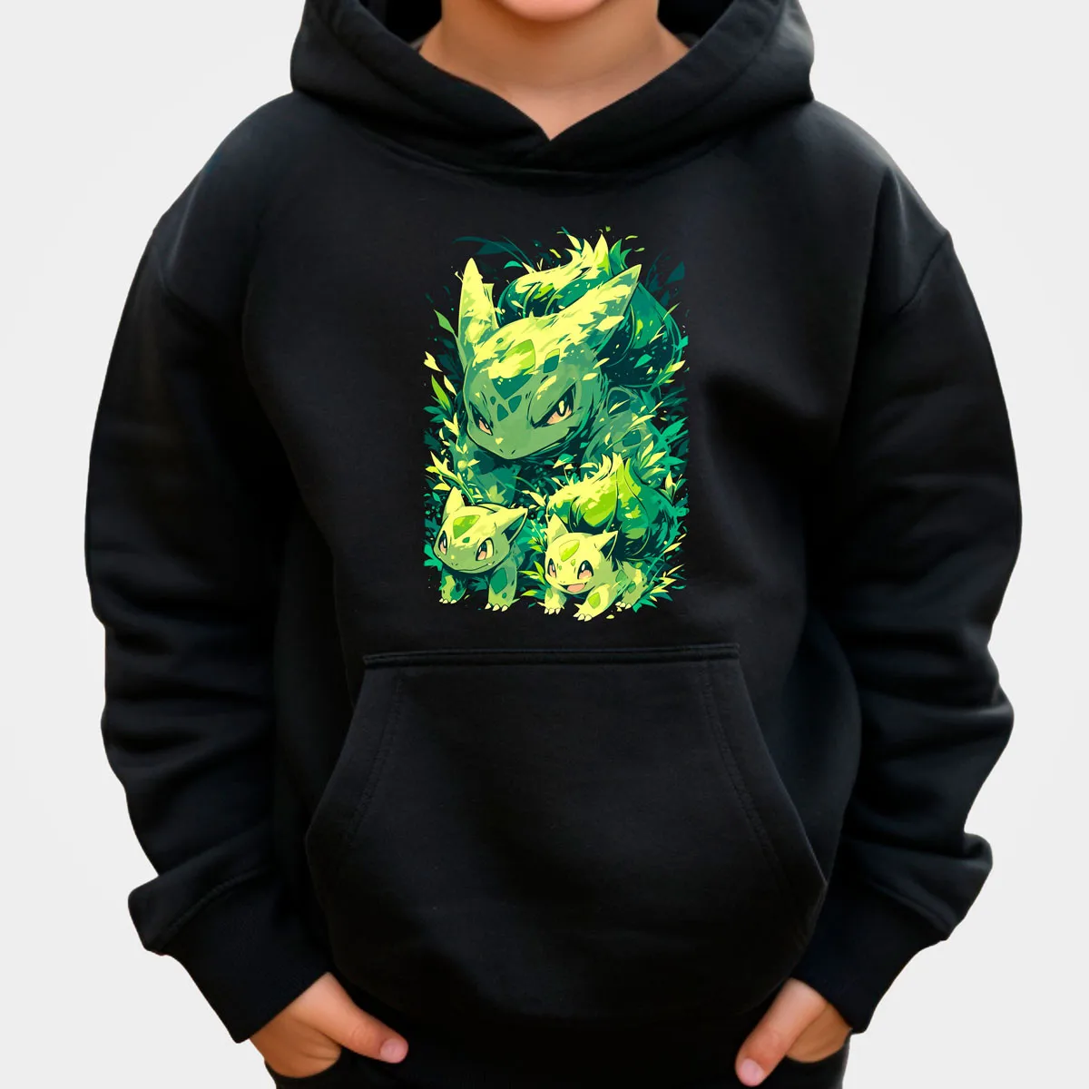 เสื้อฮู้ดผ้าฝ้ายฟลีซลายโปเกมอน บูลบาซอร์ แบบยูนิเซ็กซ์ สีดำ พร้อมลายพิมพ์สัตว์ประเภทหญ้าหลากสีสัน ลายดอกไม้สีเขียว ทรงหลวม