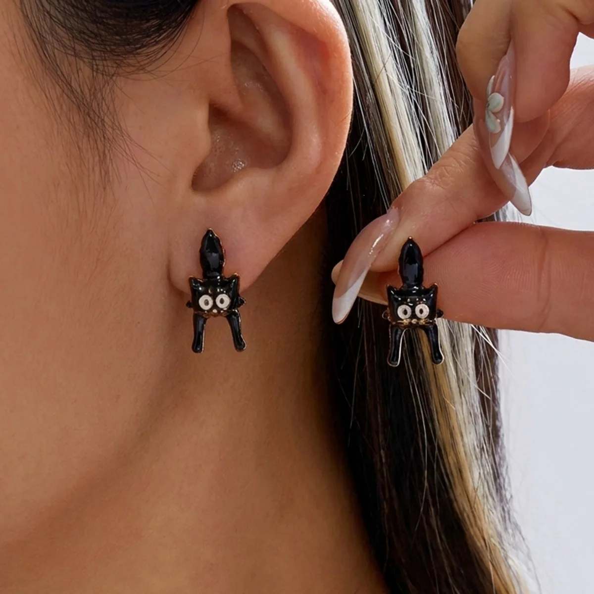 Cute Cartoon White Ghost Stud Earrings for Women Funny Monster Black Cat Earrings Gothic Halloween Party Spooky Jewelry Gift