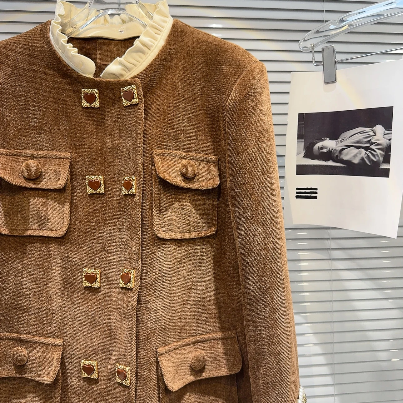 

Mid-Length Velvet Jaet with Pearl Sve And Lace Collar Thiened Winter Outerwear for Women Straight Cut Sle