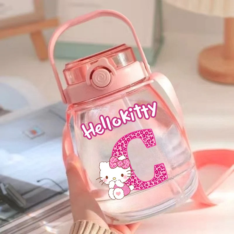 

Чашка для воды Hello Kitty для девочек, 1300 мл, Sanrios, милая бутылка с надписью A-Z и соломинкой, детские спортивные фляги на открытом воздухе, кружки большой емкости, подарок