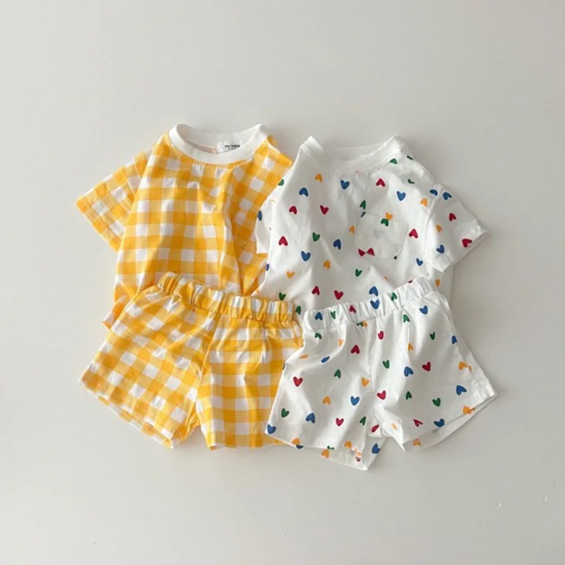 

2026 Summer New Children Short Sleeve Clothes Set Boys Girls Heart Plaid Casual T Shirts + Shorts 2pcs Suit Kids Cotton Outfits