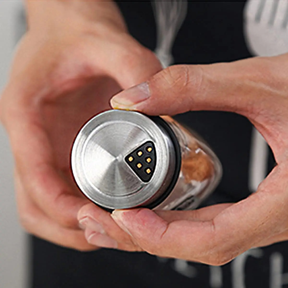 Revolving Spice Rack, 6-Jar Seasoning Organizer Holder 360° Rotation Shelf Tower Set with 6 Glass Spice Refill Containers Jars