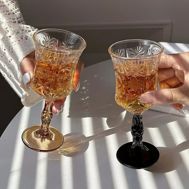 elegante-copa-de-champan-de-vidrio-vintage-con-diseno-tallado-copa-de-vino-tinto-simple-con-tallo-alto-y-gran-abertura-para