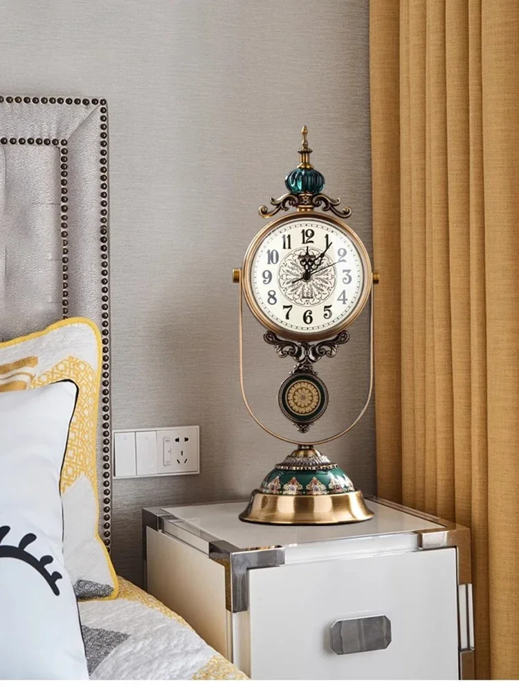 Modern Table Clocks Luxury Desk Clocks Retro Vintage Crystal Clock for Living Room Elegant Table Decoration and Accessories