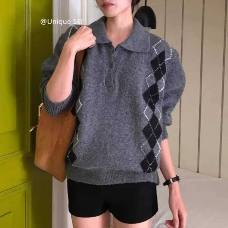 

Свободный свитер с длинными рукавами и отложным воротником в ромбовидной клетку, женский зимний свитер 2025 года, новый корейский лоскутный универсальный вязаный пуловер