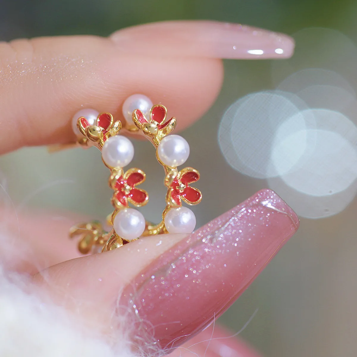 女性のためのフランスの赤いビーズのイヤリング,魅力的で多用途のジュエリー,ファッショナブルなデザイン