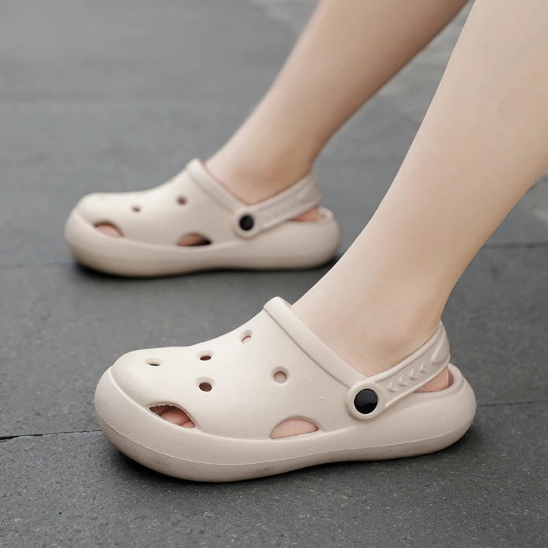 

A pair of children's summer slip-on sandals, soft and comfortable hole shoes, size2324-3334，HML-DL1555