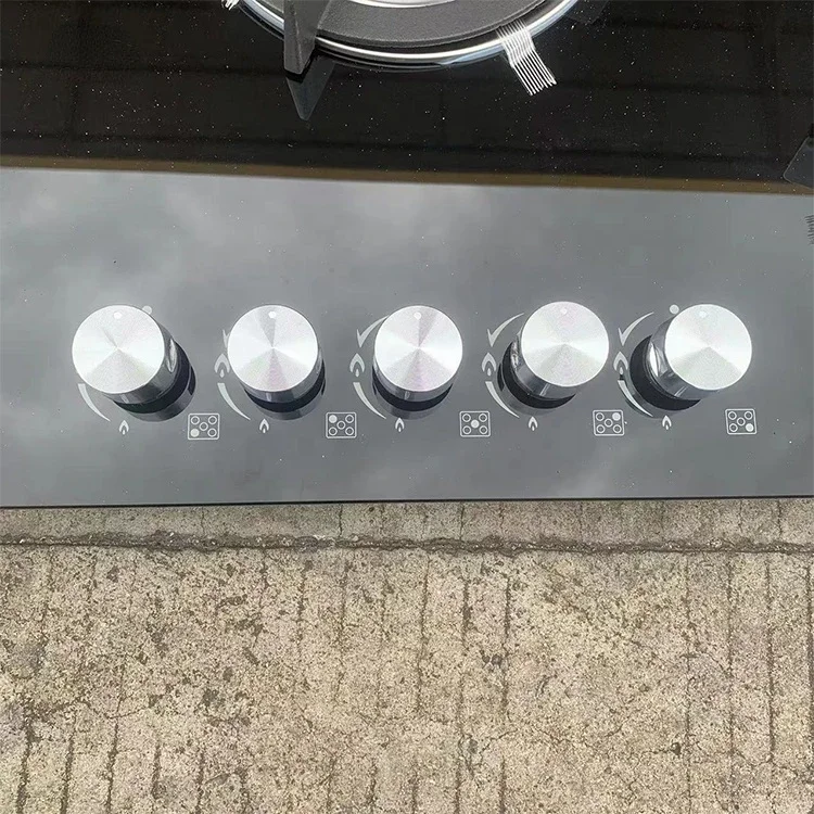 5 The gas stove can be embedded or placed on the table