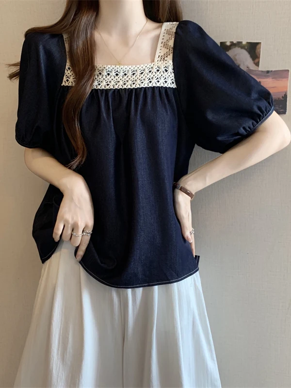 Csa Fena Plus Size de Verão com Gola Quadrada e Detalhes em Renda, Estilo Coreano, Manga Bufante, Caimento Solto e Efe...