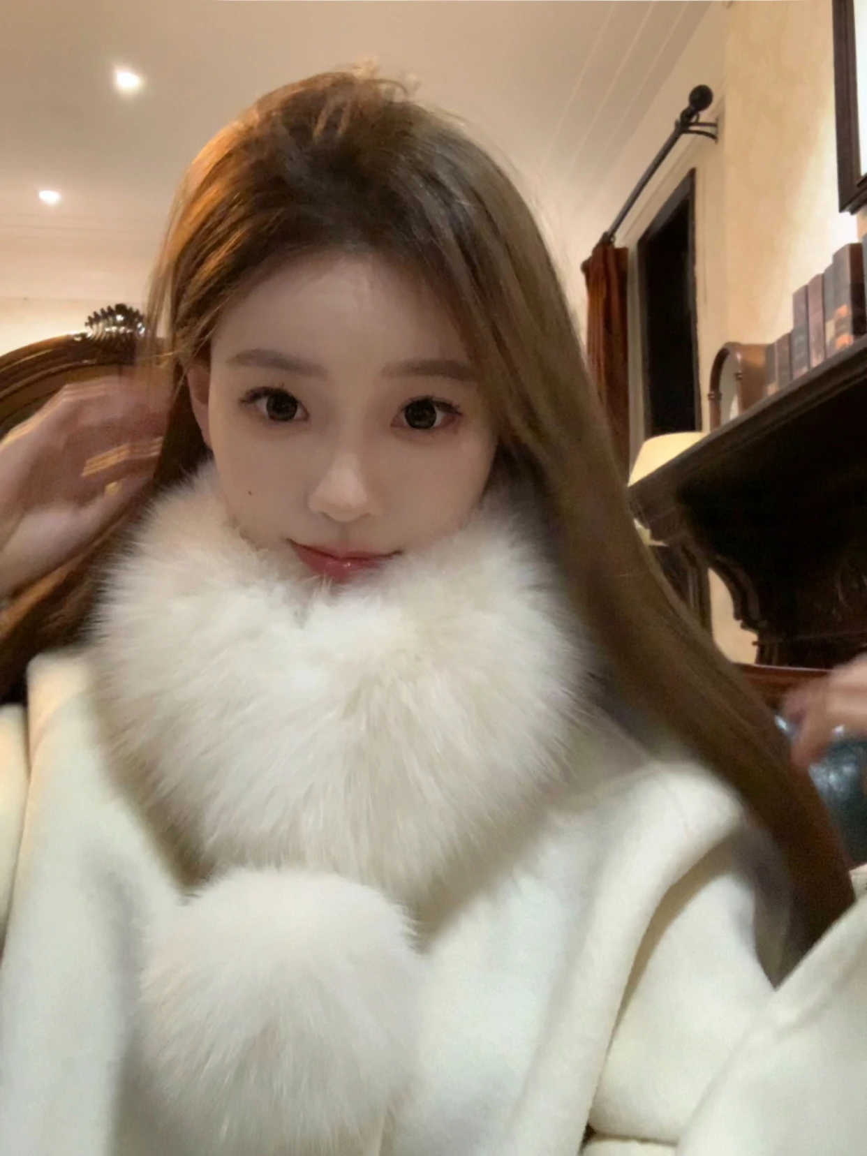 

Белое шерстяное пальто Ele от COOLLINE Lin Zi Xi Gentle And Sophistied Long Sve Commuter Sle Single Button Pure Color