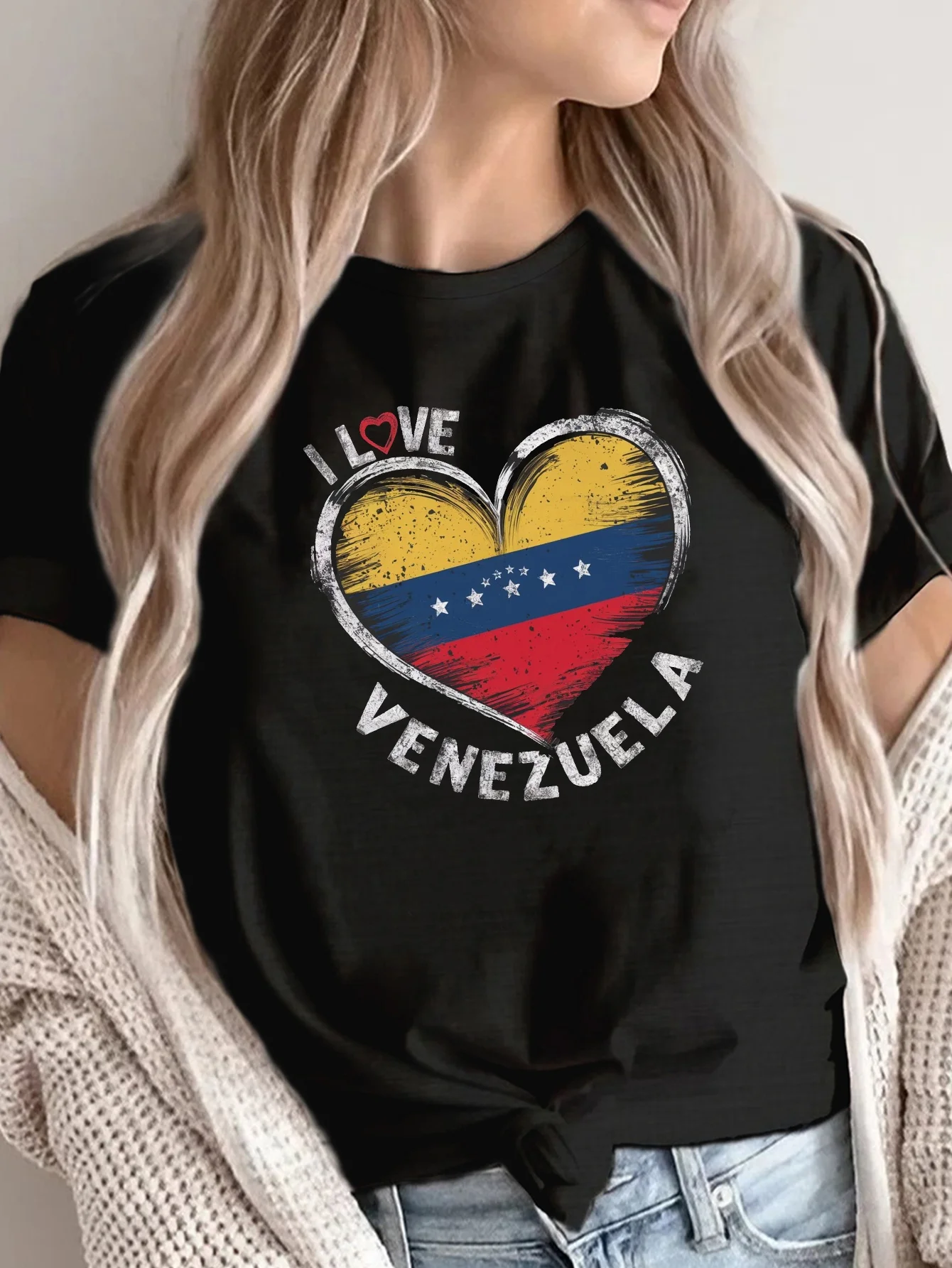 Heart with Venezuelan flag women's comfit t-shirt