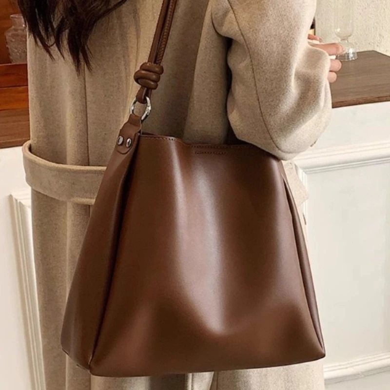 

Large Capacity Retro Tote Bags for Women Shoulder Bags Fashion Versatile Purse and Handbags Designer Bag Shopping Bags Сумка Sac