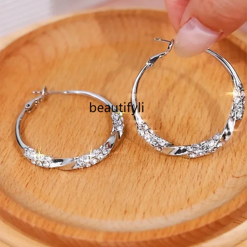 Light luxury high-end sterling silver large circle earrings, new models, exaggerated temperament, personalized fashion earrings