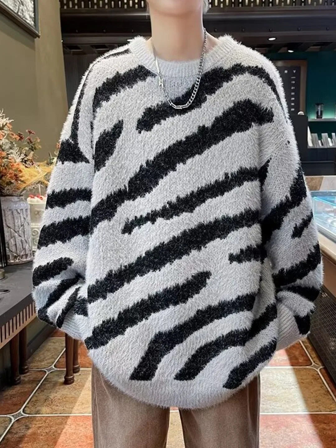 

Мужской вязаный свитер с узором «Зебра» на весну-осень 2025: модный американский ретро-стиль, высококачественная трикотажная верхняя одежда для повседневного образа