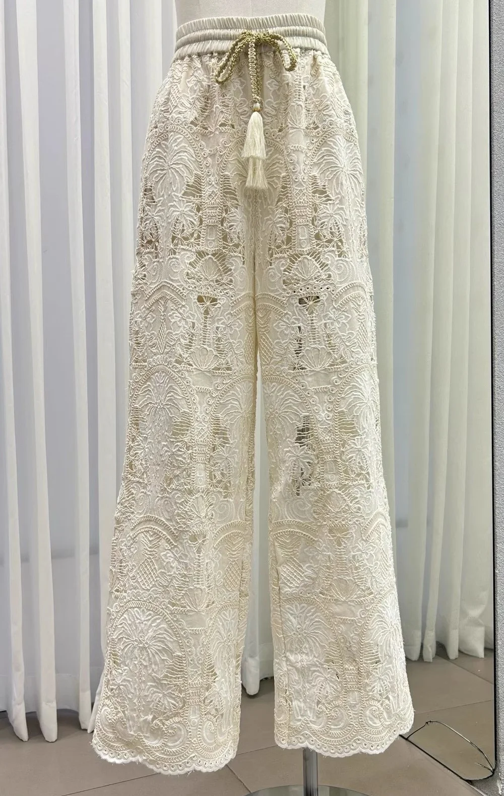 

Top Quality New Fashion Pants 2026 Spring Women Elastic Waist Allover Flower Embroidery High Waist Casual Vintage Long Pants