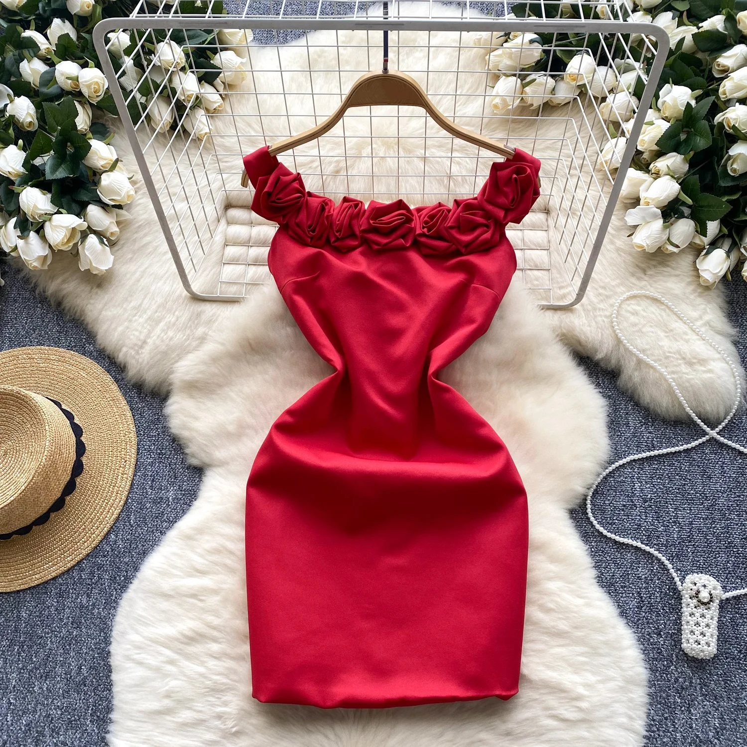 

Женское платье с открытыми плечами Clothland, красное приталенное платье с цветочным принтом, на молнии, с вырезом лодочкой, шикарные мини-платья QD739