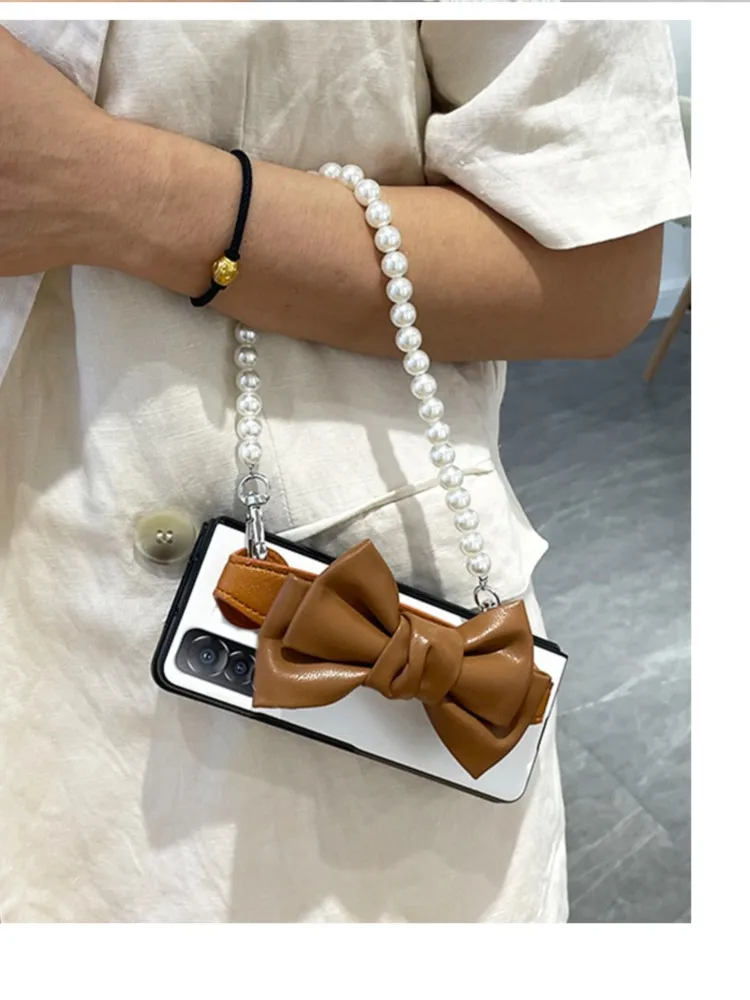 Woman Fashion Cute DIY Wrist Strap Giraffe Bow Pearl Chain Case For Samsung Galaxy ZFold6 7 ZFold 5 4 ZFold 3 2 Hand Chain Cover