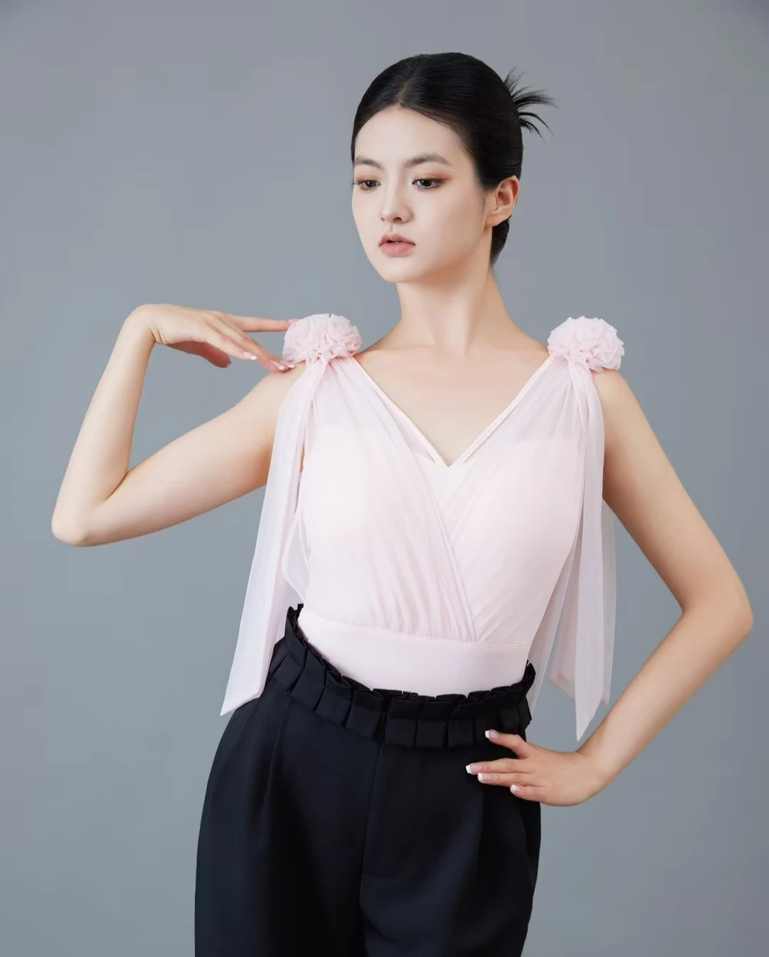 customized women's adult Latin national standard dance costume with floating yarn flower top modern dance practice outfit