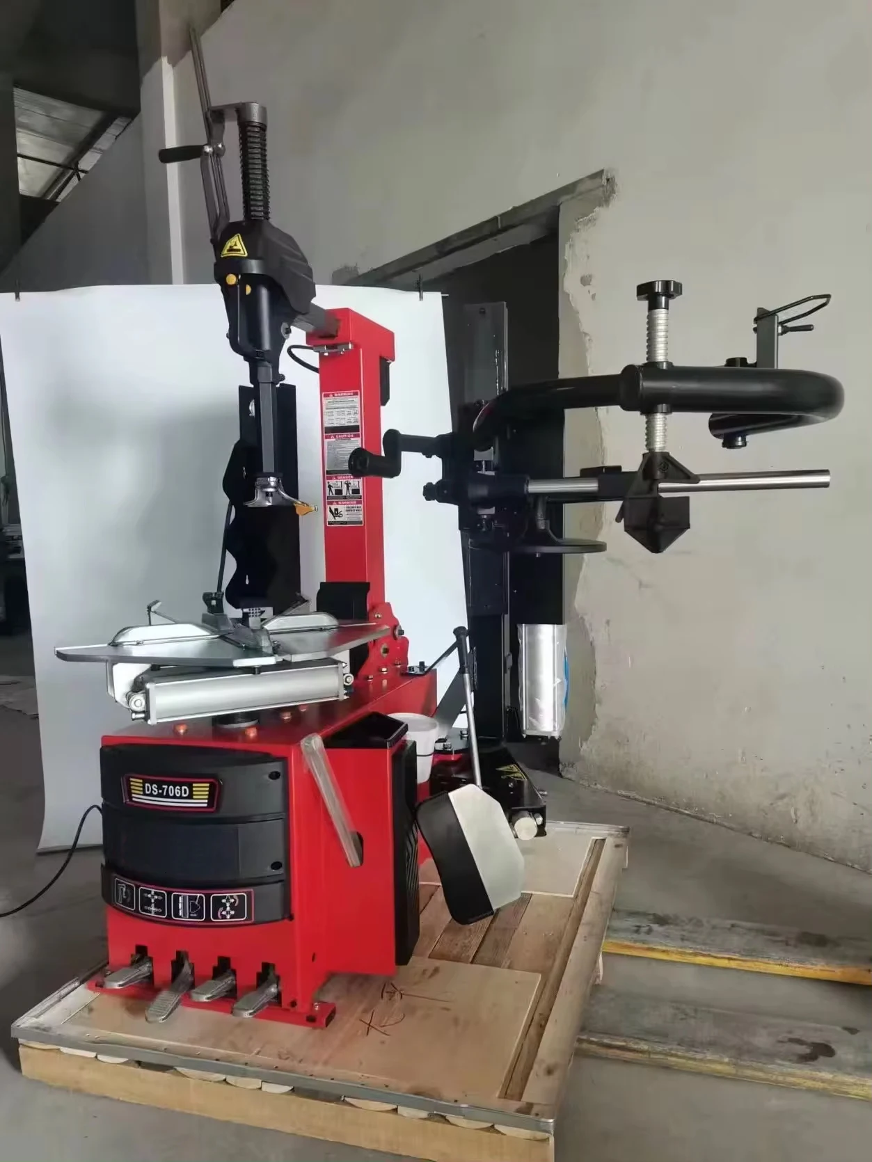 Factory Direct Supply 26 Inch Fully Automatic Tire Changr And Wheel Balancer Combo With Auto Tire Picker