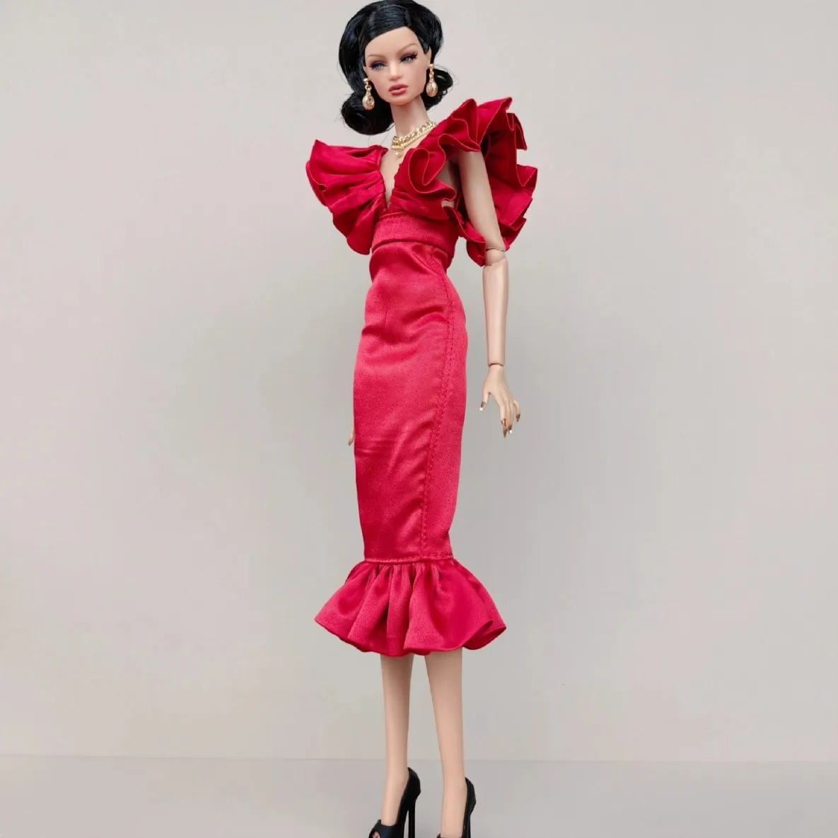 1/6 Doll Clothes Accessories Unique Design With V-neck Ruffled Sleeves Evening Gown For 30cm FR Babi Supermodel Doll Dress Up