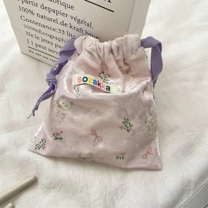 كارتون لطيف الدب الصغير الأزهار الرباط حقيبة التخزين المرأة مجوهرات أحمر الشفاه حقيبة مستحضرات تجميل محفظة نسائية للعملات المعدنية حقيبة سفر متعددة الوظائف